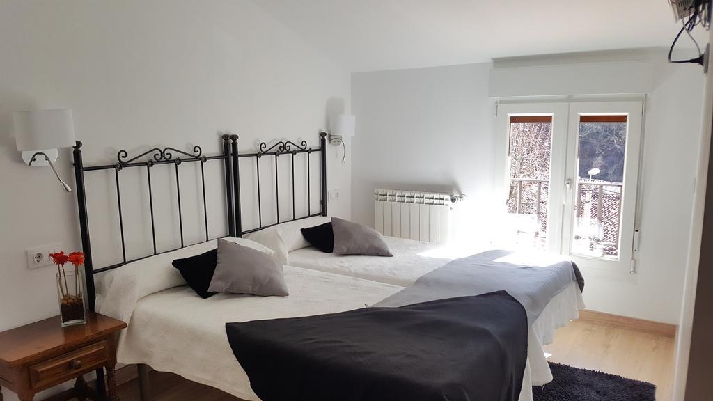 Hostal Nevandi Espinama Buitenkant foto